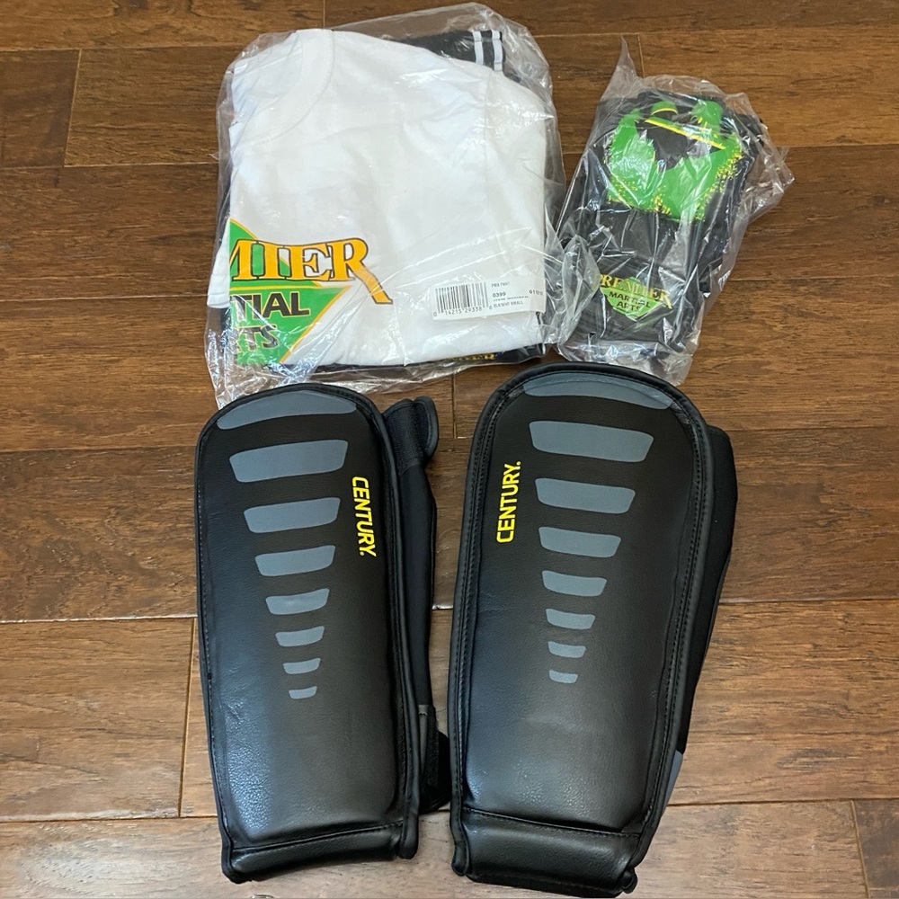 NWT Martial Arts Complete Set - Small